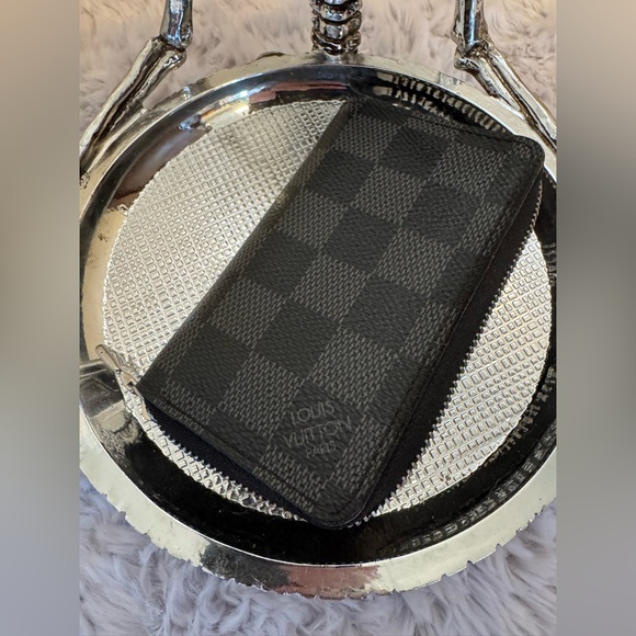 Louis Vuitton 2009 Graphite zippy coin purse - Picture 9 of 10